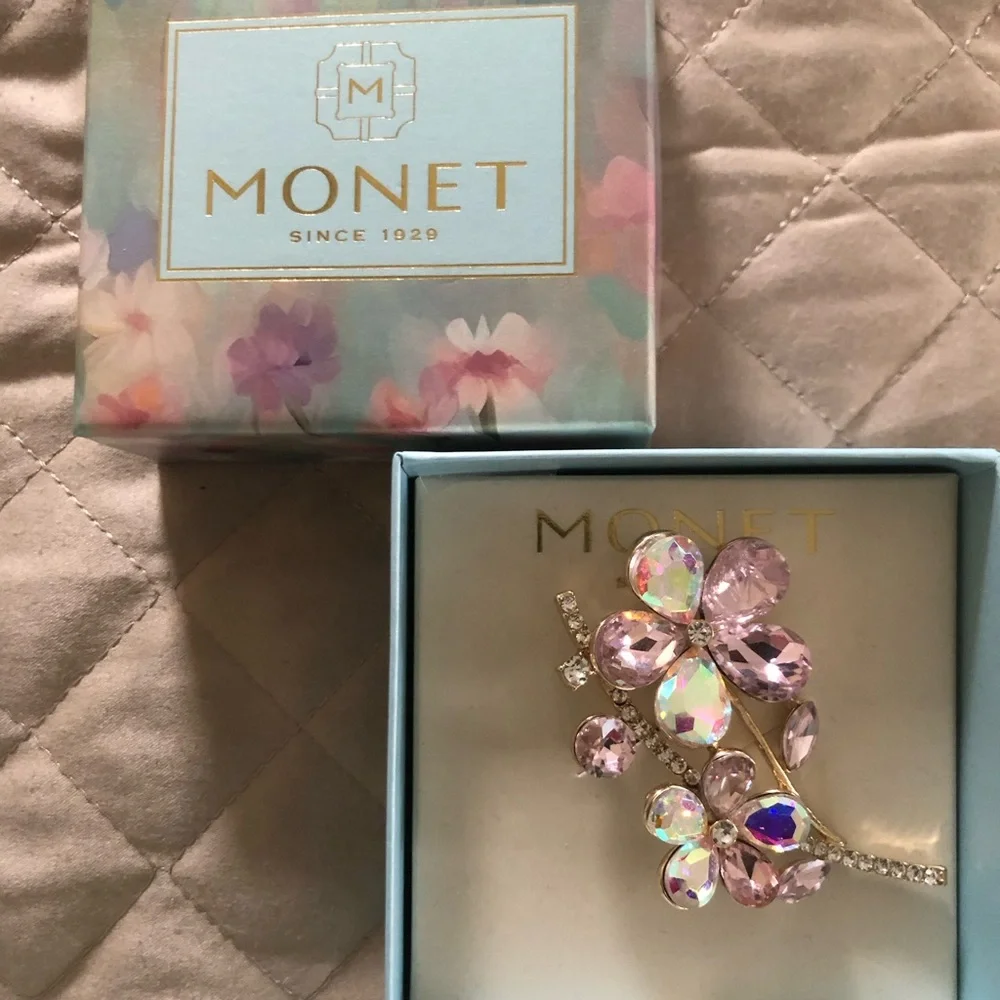 Monet Pink and Gold Floral Brooch - Picture 1 of 2